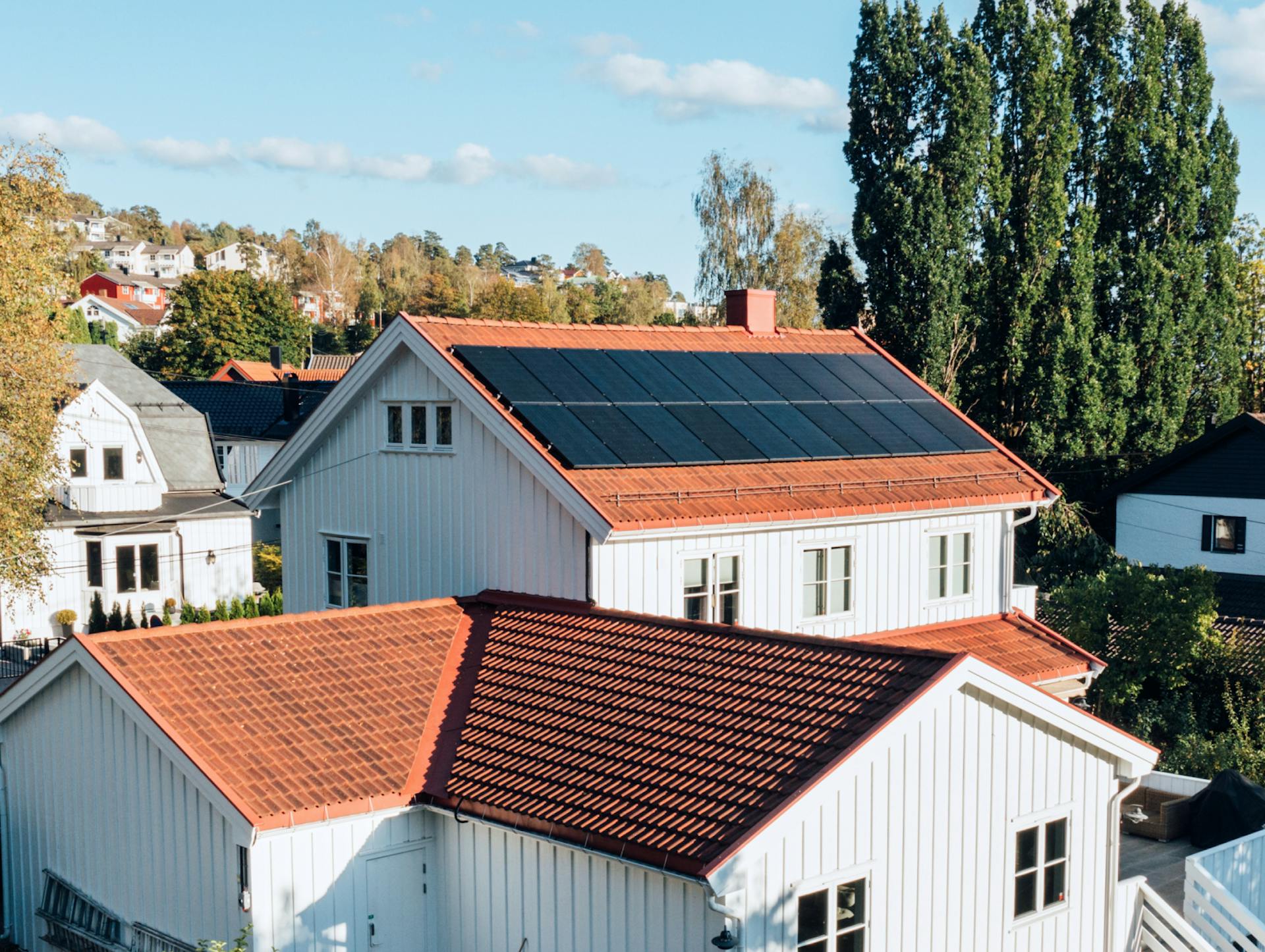 solar-panels-v2 sunny-house