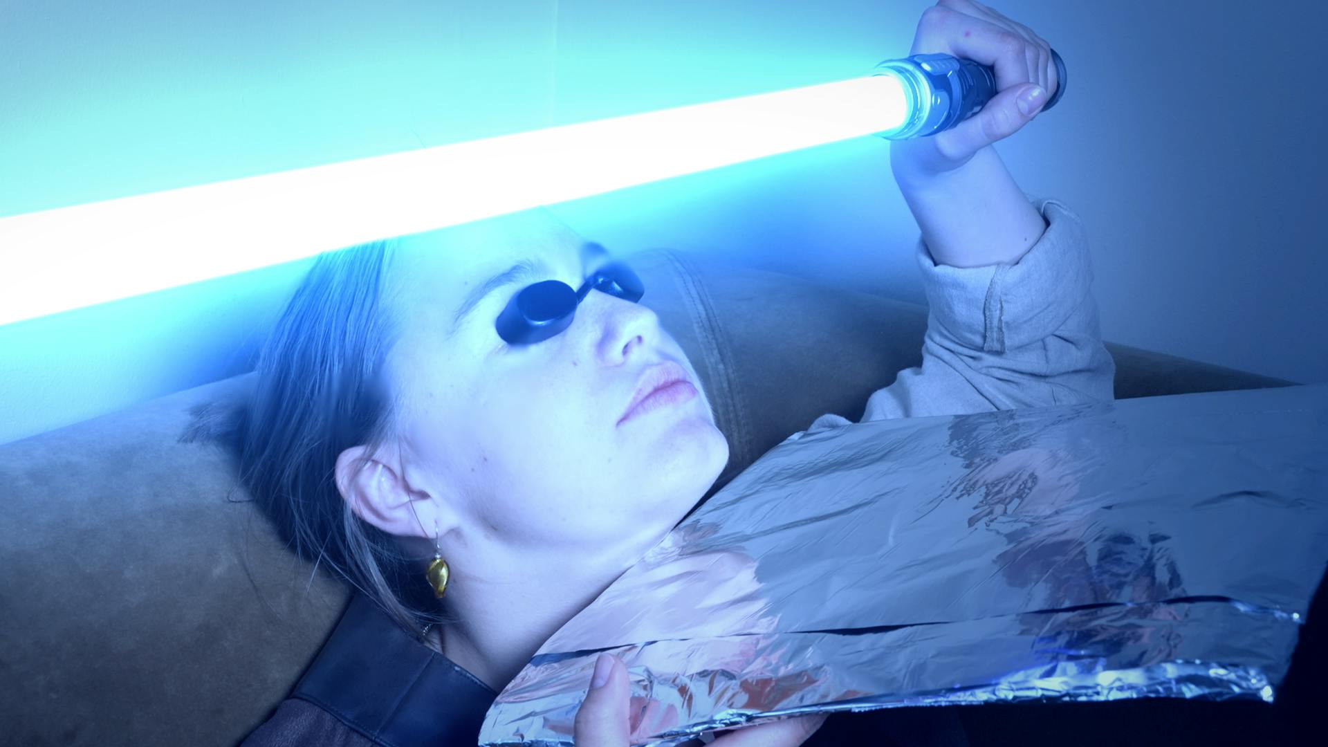 mag-gry-lightsaber-tanning