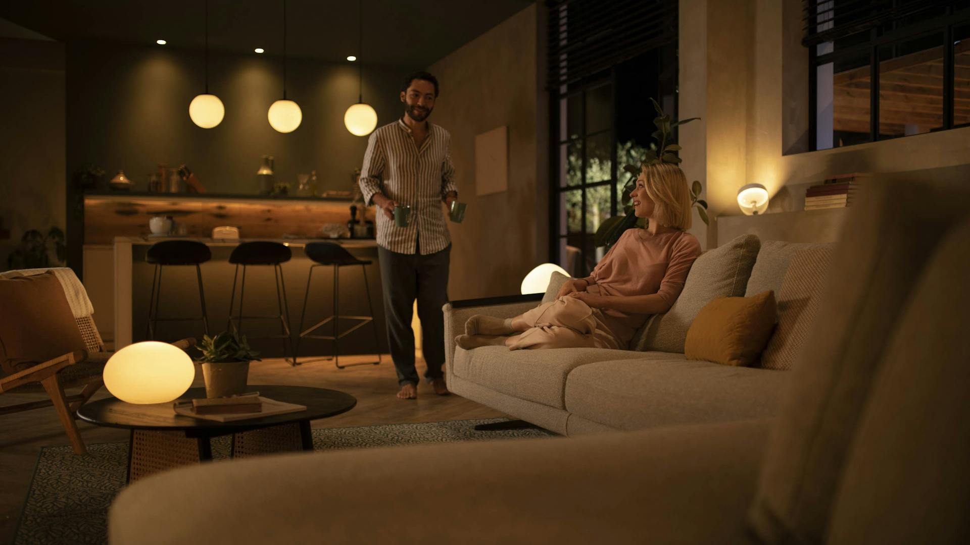 Philips Hue-12210-Relax Living room 2